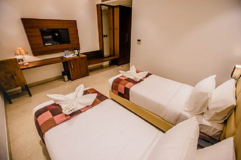Hotel Ten Square