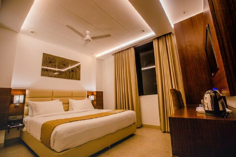 Hotel Ten Square