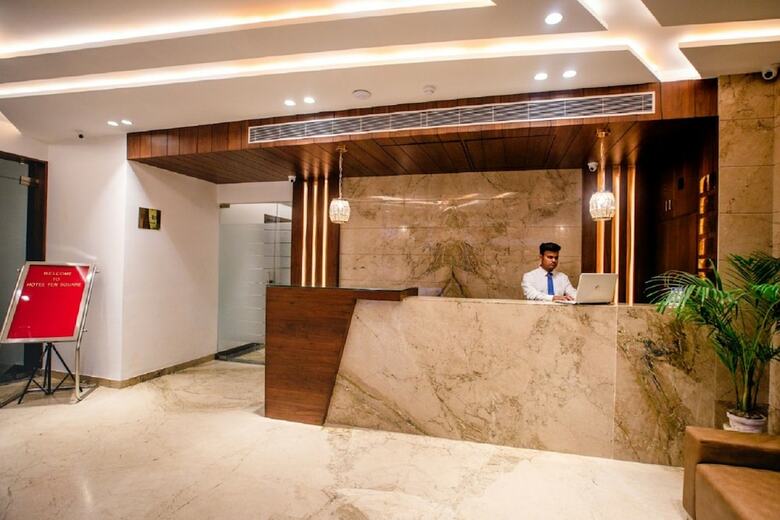 Hotel Ten Square