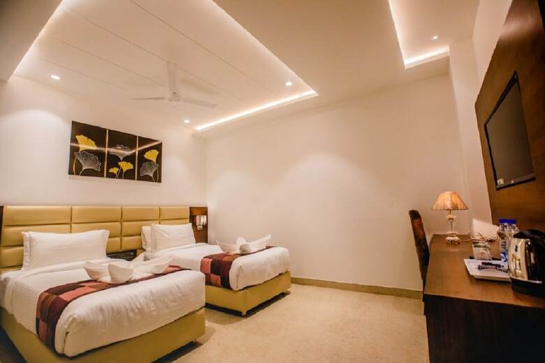 Hotel Ten Square