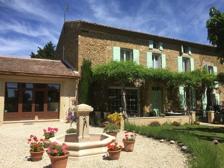 Hotel Fontaine Des Magnarelles