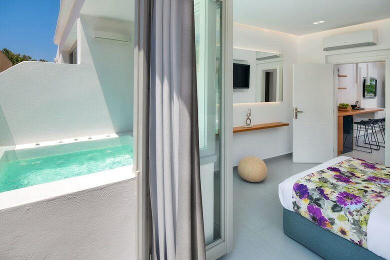 Hotel Harmony Suites