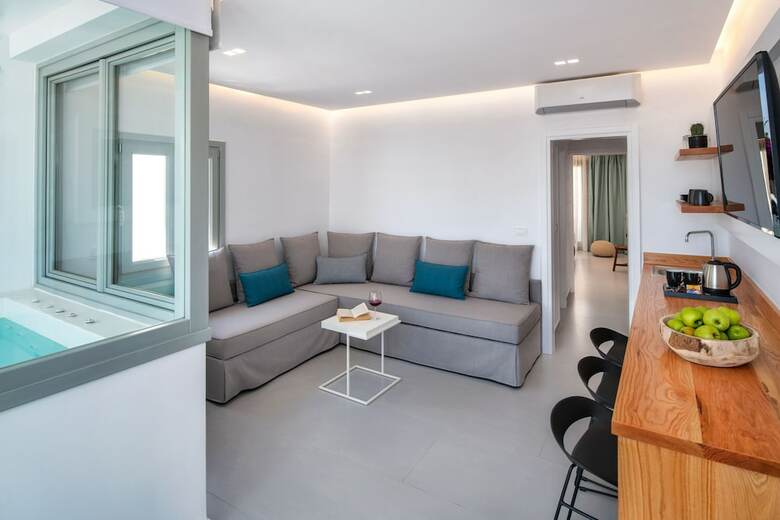 Hotel Harmony Suites