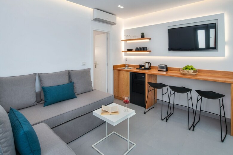 Hotel Harmony Suites