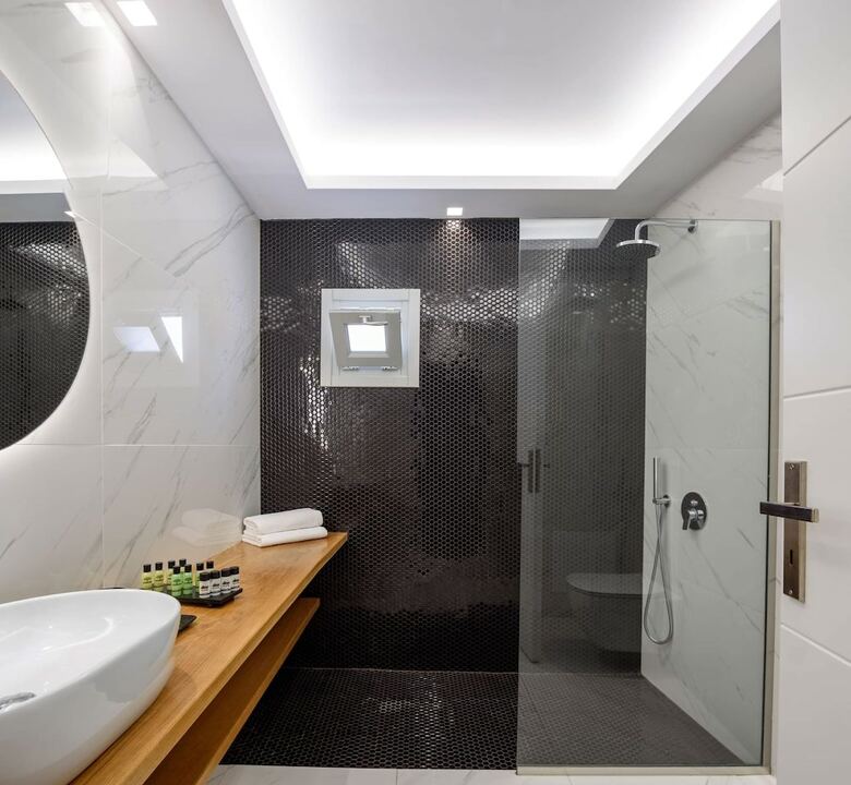 Hotel Harmony Suites