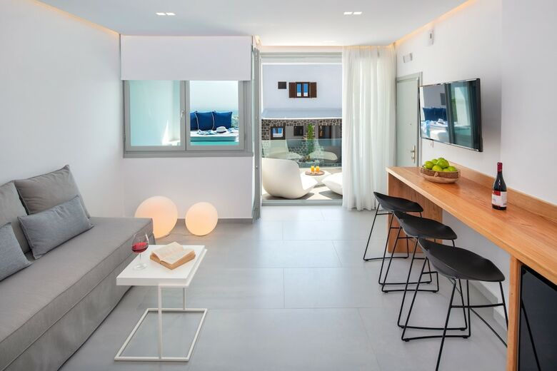 Hotel Harmony Suites