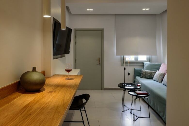Hotel Harmony Suites