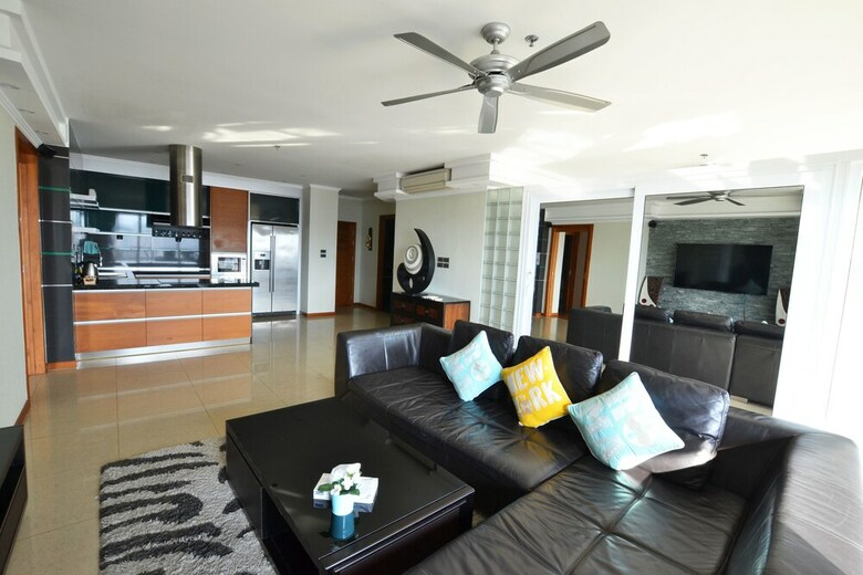 Blue Ocean Suite