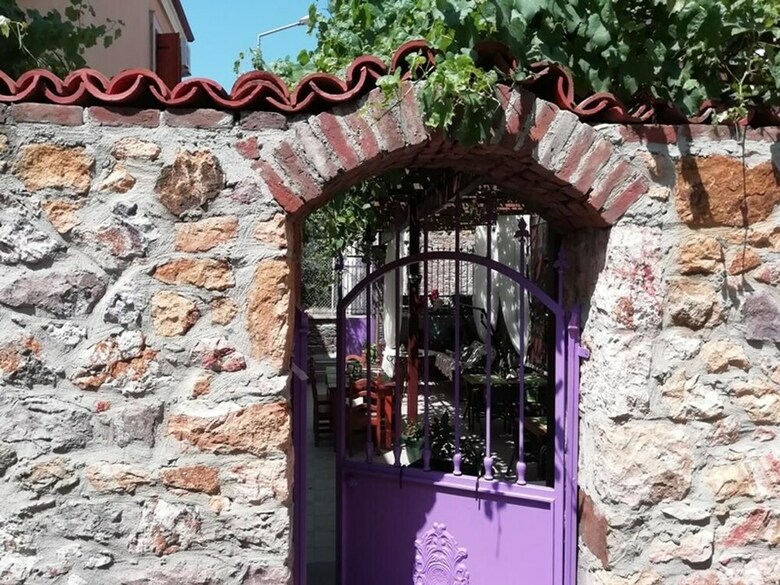 Marti Deluxe Boutique Hotel