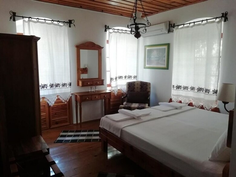 Marti Deluxe Boutique Hotel