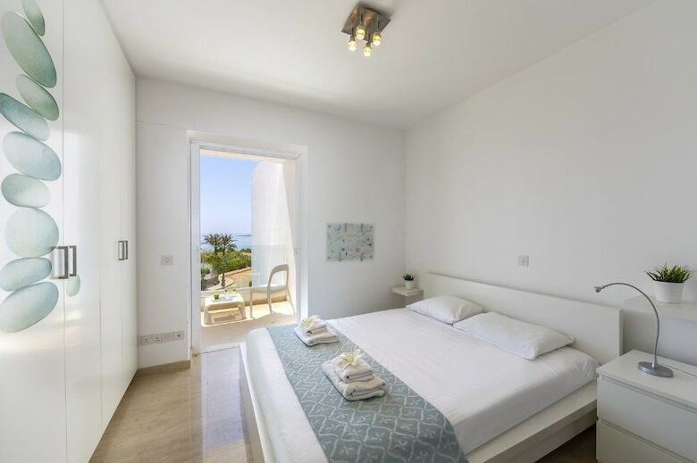 Protaras Seafront Villa Kalena