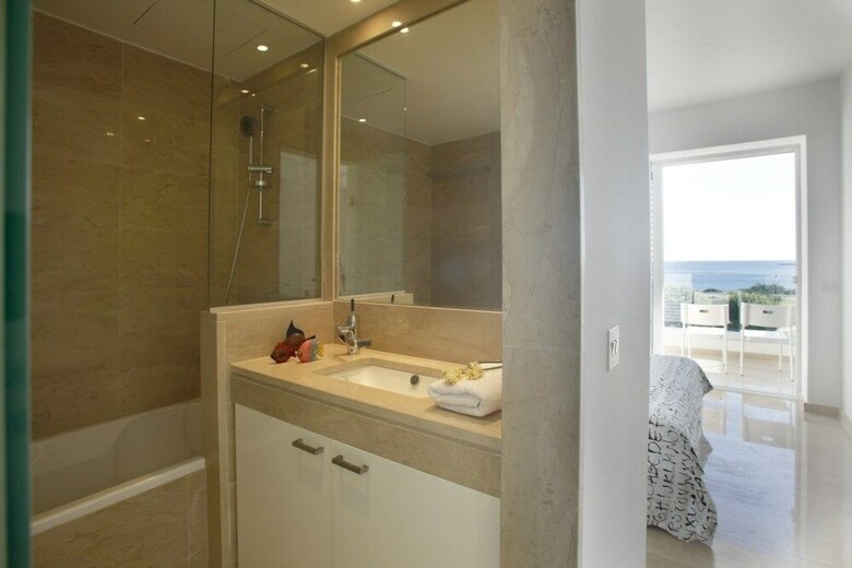 Protaras Seafront Villa Kalena