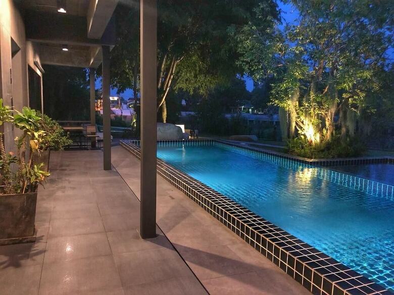 Riverside Luxury Pool Villa 88 Place