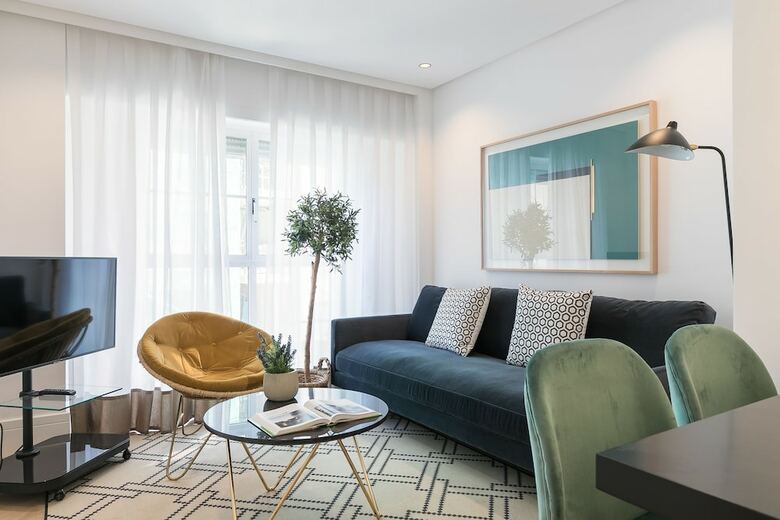 Feelathome Waldorf Suites Apartments