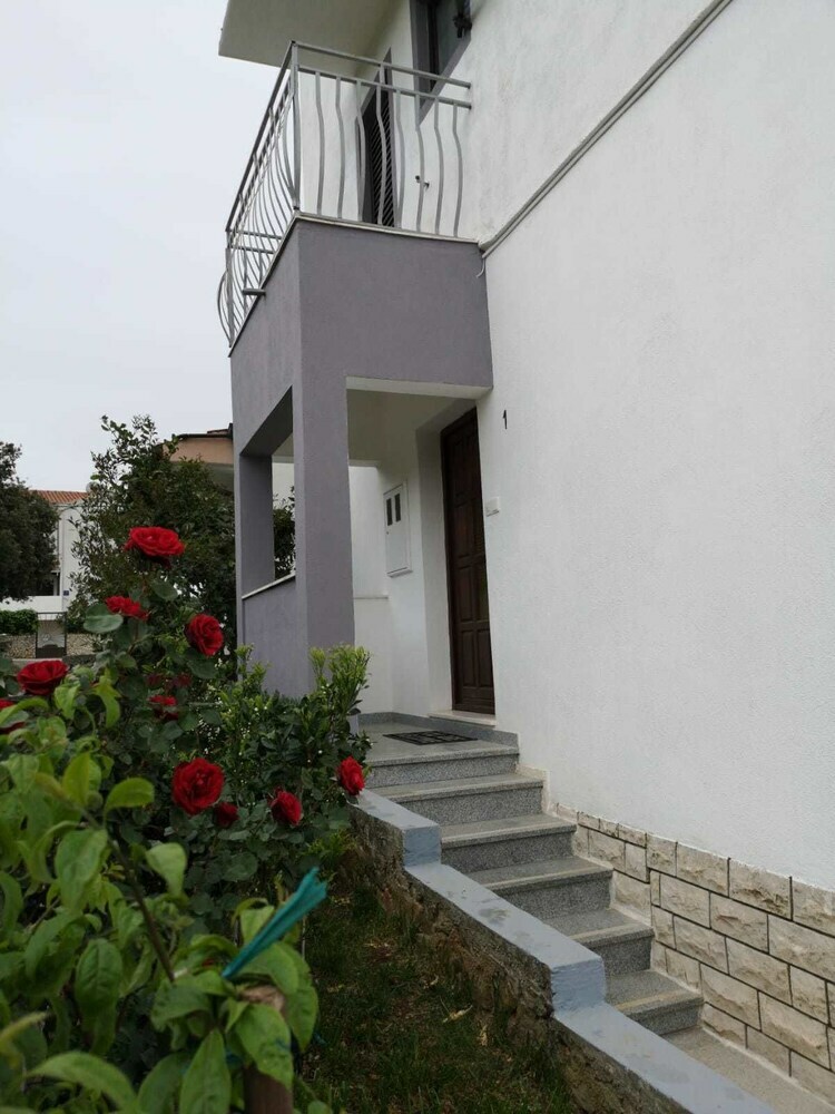 Holiday Apartment Near Beach