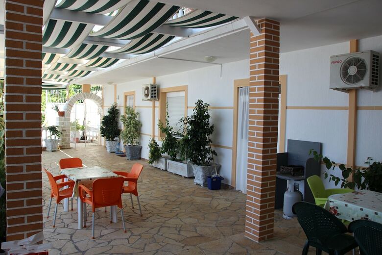 Aparthotel Qeparo Napolon Complex