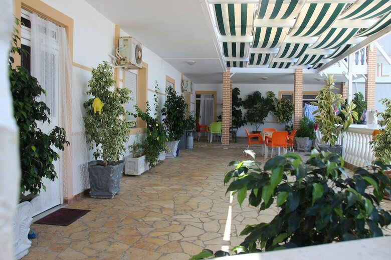Aparthotel Qeparo Napolon Complex