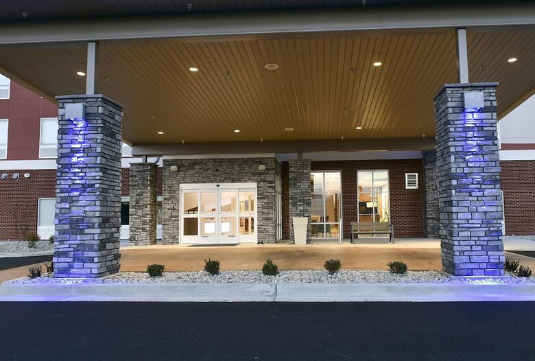 Hotel Holiday Inn Express & Suites Madisonville