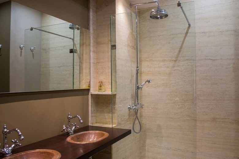 Apartamentos Sally Port Suites