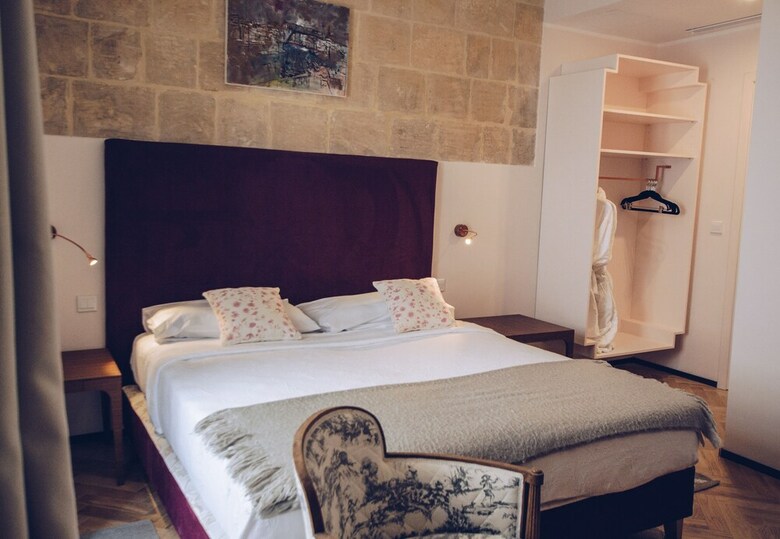 Apartamentos Sally Port Suites