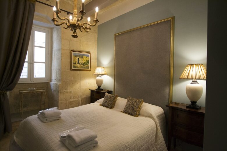 Apartamentos Sally Port Suites