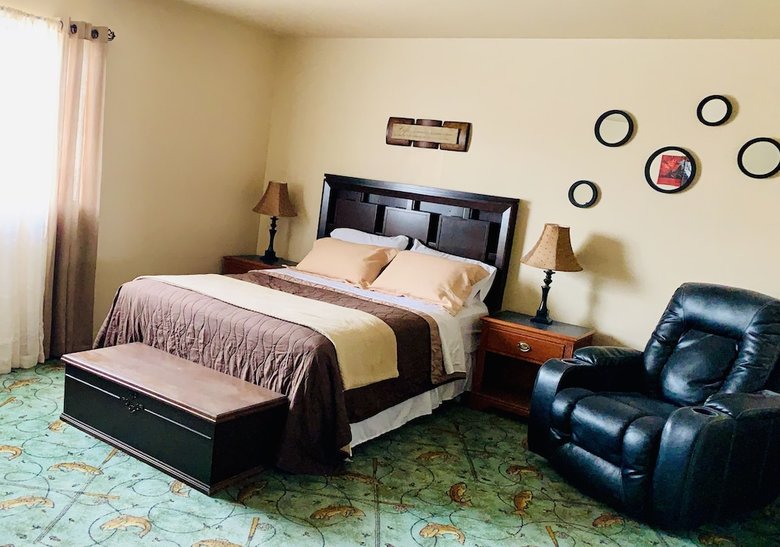 Hotel Alaska Angler's Inn