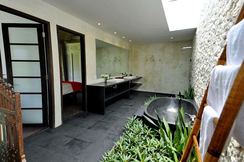 Majestic 5br Villa Del Boca