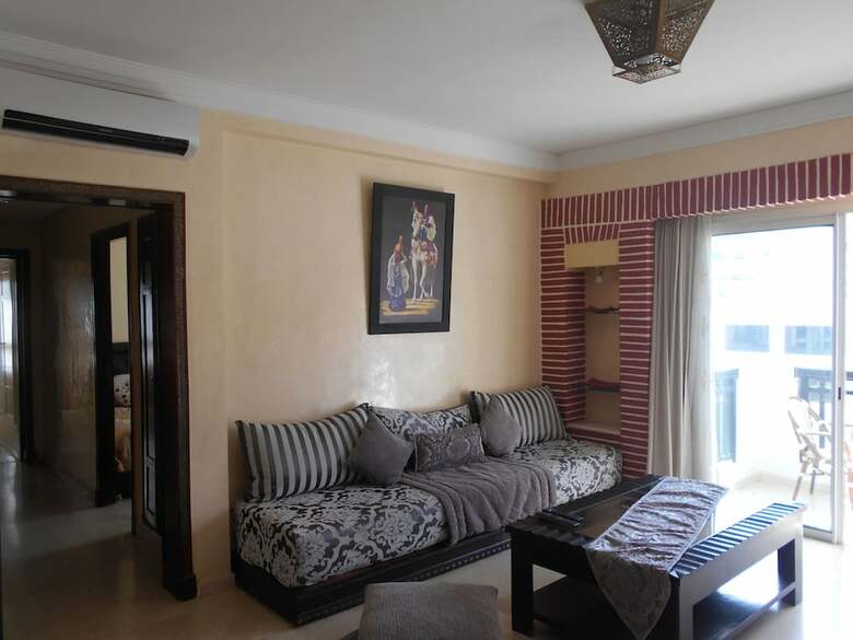 Luxurious Apartment In Marina Ref T23501