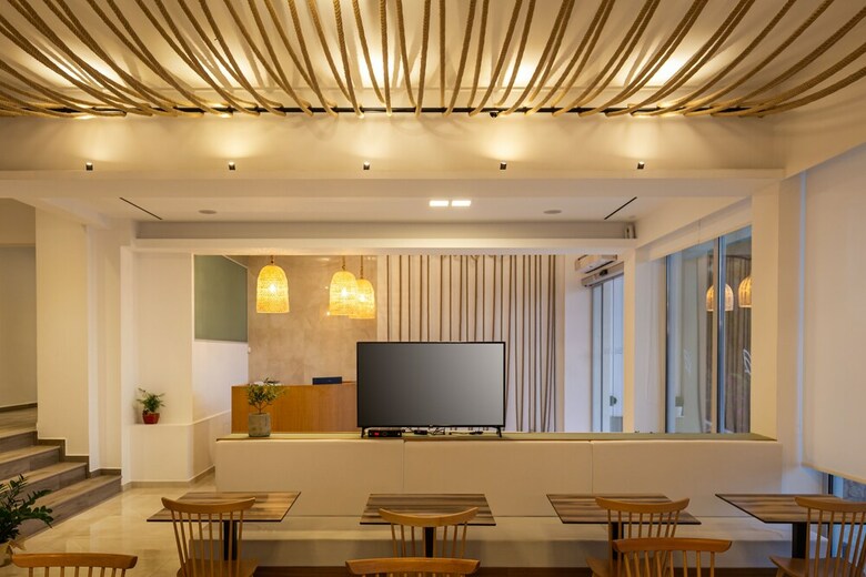 Eleals Hotel