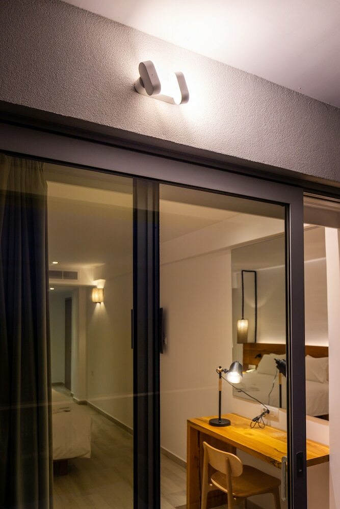 Eleals Hotel