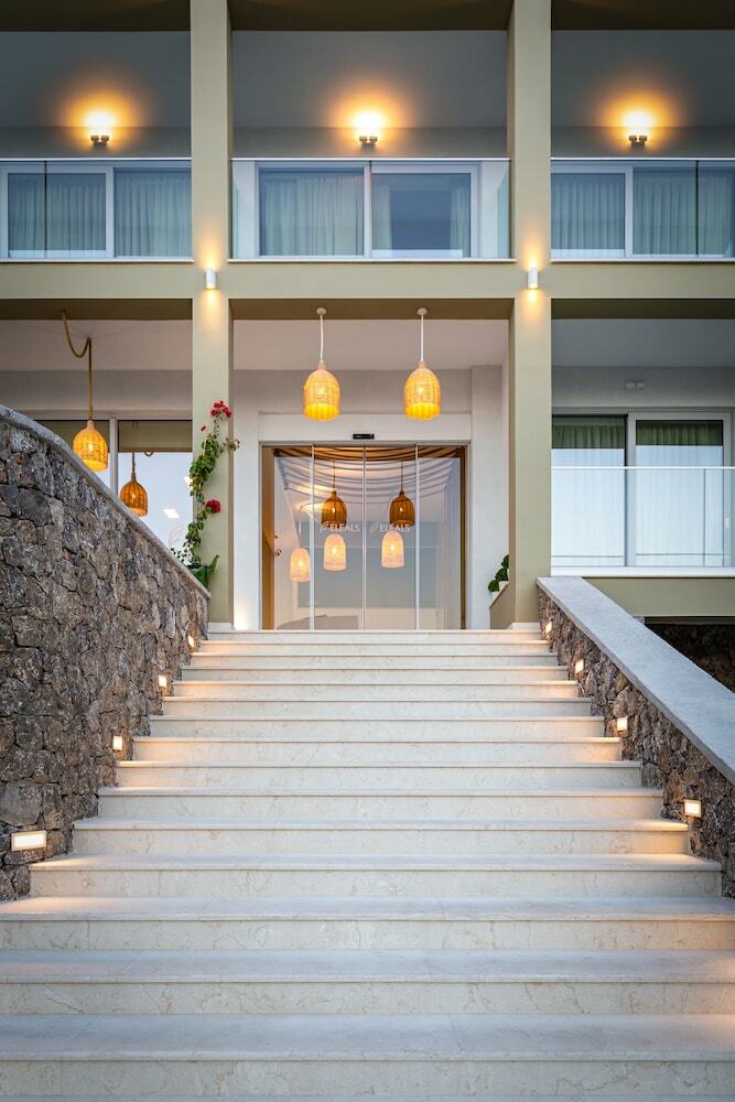 Eleals Hotel