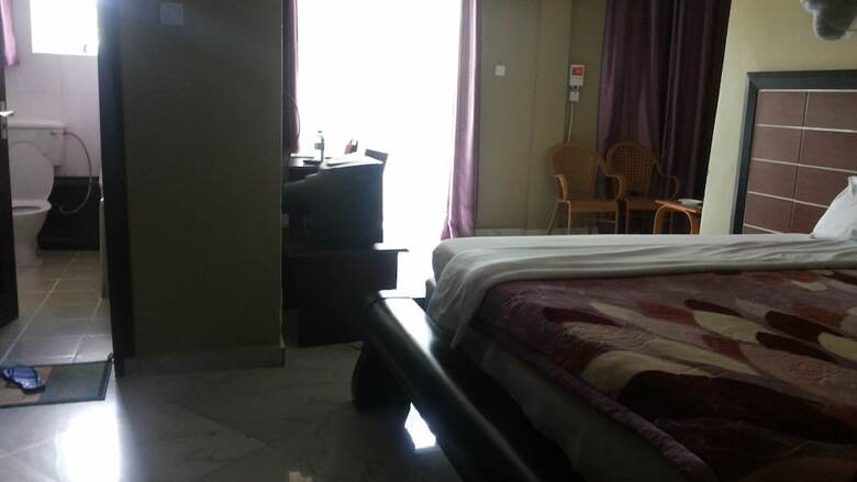 Pauline Hotel