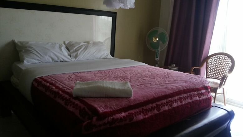 Pauline Hotel