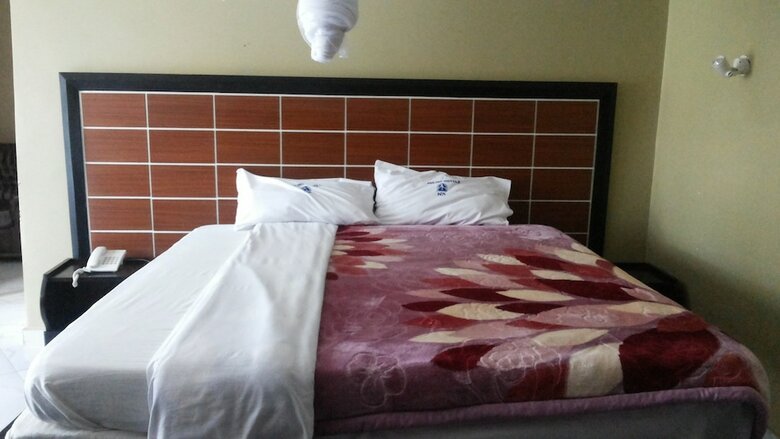 Pauline Hotel