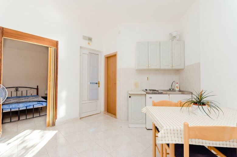 Apartments Danilo