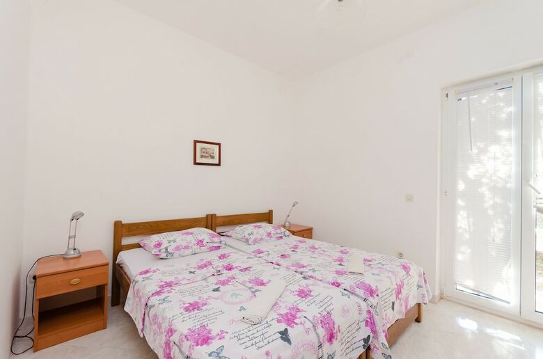 Apartments Danilo