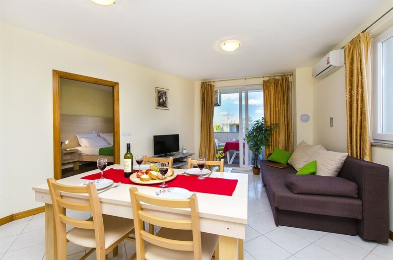 Apartments Glavan