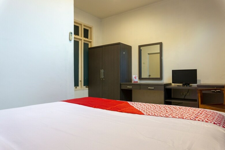 Hostal Oyo 916 Bintara Guest House