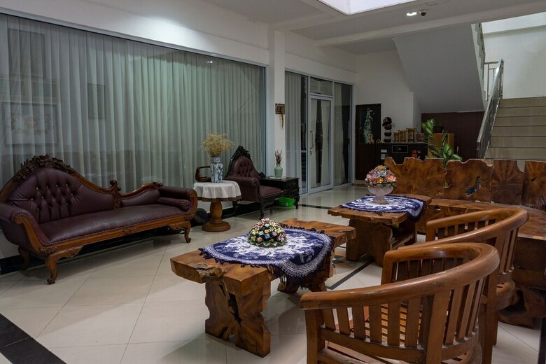 Hostal Oyo 916 Bintara Guest House
