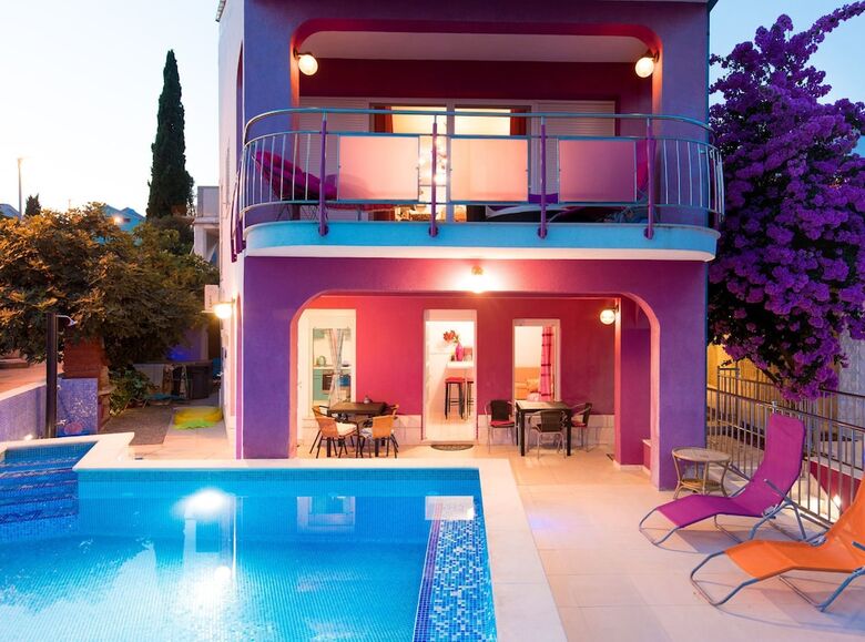 Apartments Pupa