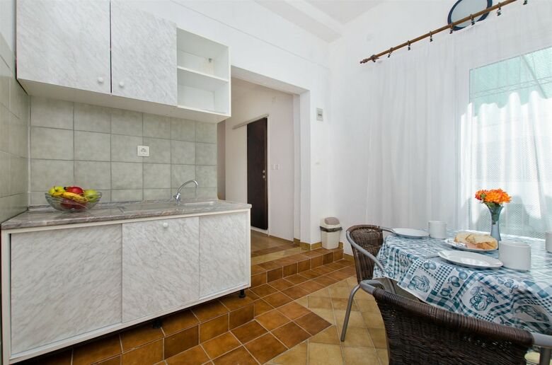 Apartments And Rooms Perica