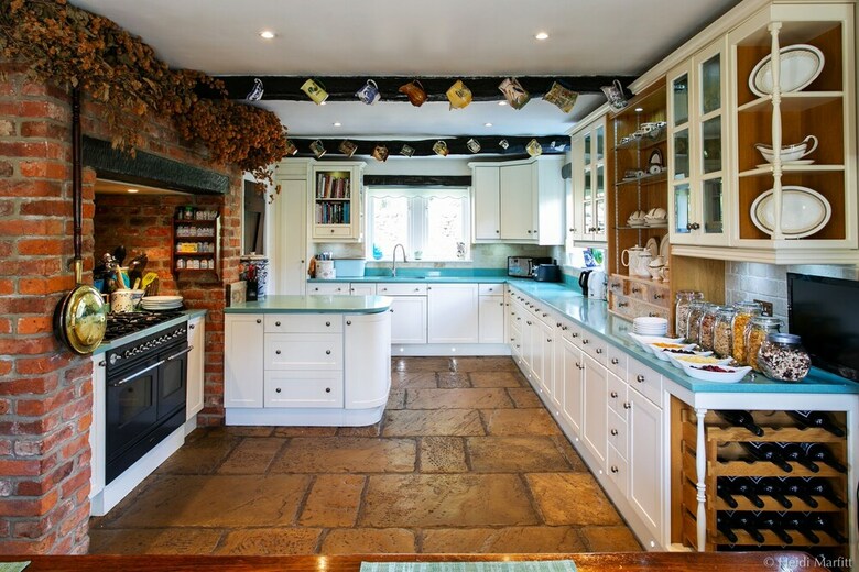 Bed & Breakfast Tucked Away House