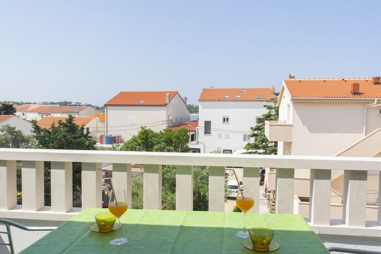 Apartments And Room Central Position