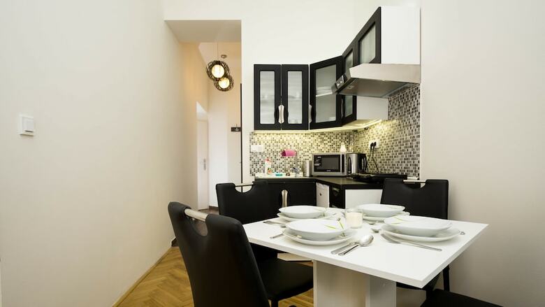 Black & White Apartment By Wenceslas Sq.