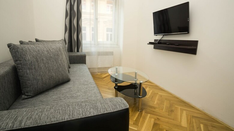 Black & White Apartment By Wenceslas Sq.