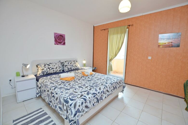 Apartments Davor
