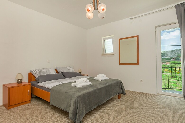 House Cattleya