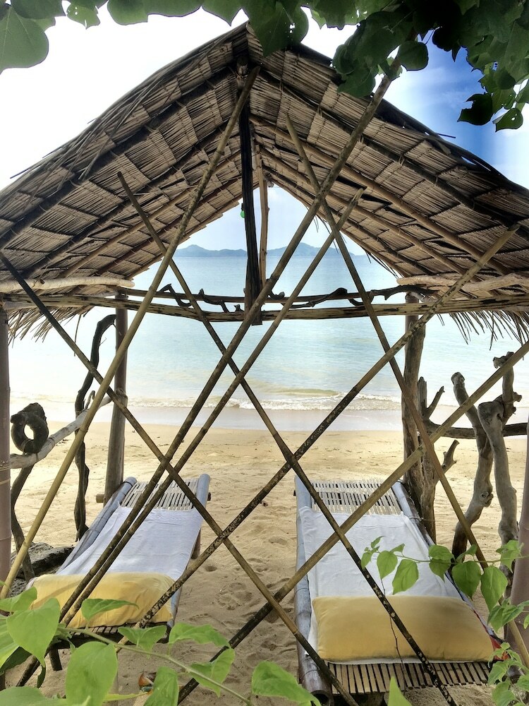 Eda Beach Camp Site El Nido