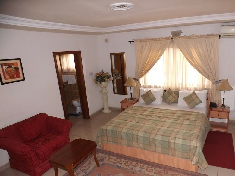 Hotel La Playa Suites