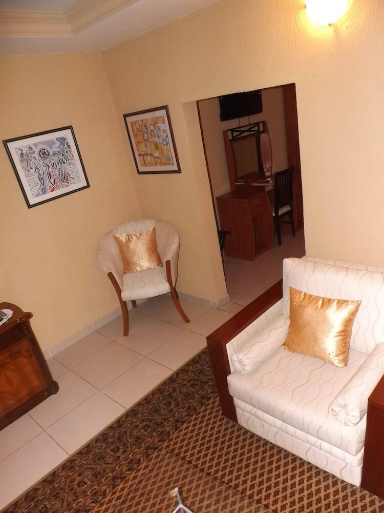 Hotel La Playa Suites
